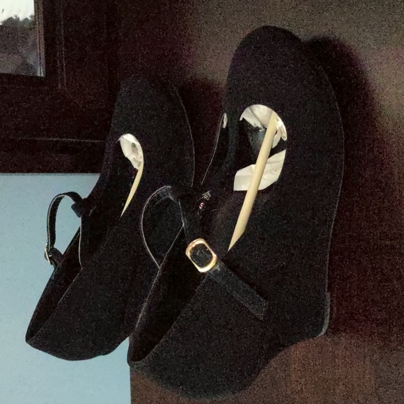 Modcloth Suede T-strap Wedges Black - Picture 3 of 10